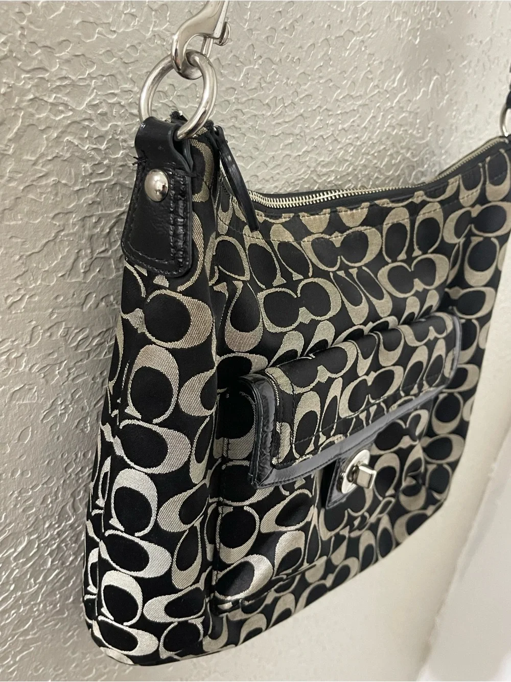 Vintage Y2K Coach Black and Cream Signature Shoulder Bag